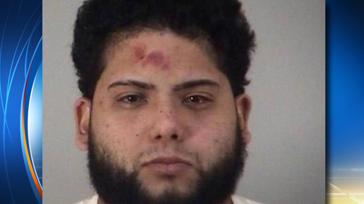 Fla. man says he was speeding because he had to go to the bathroom... then it got worse bit.ly/1ppUSXd?utm_me… https://t.co/Cd8UWvFrYU