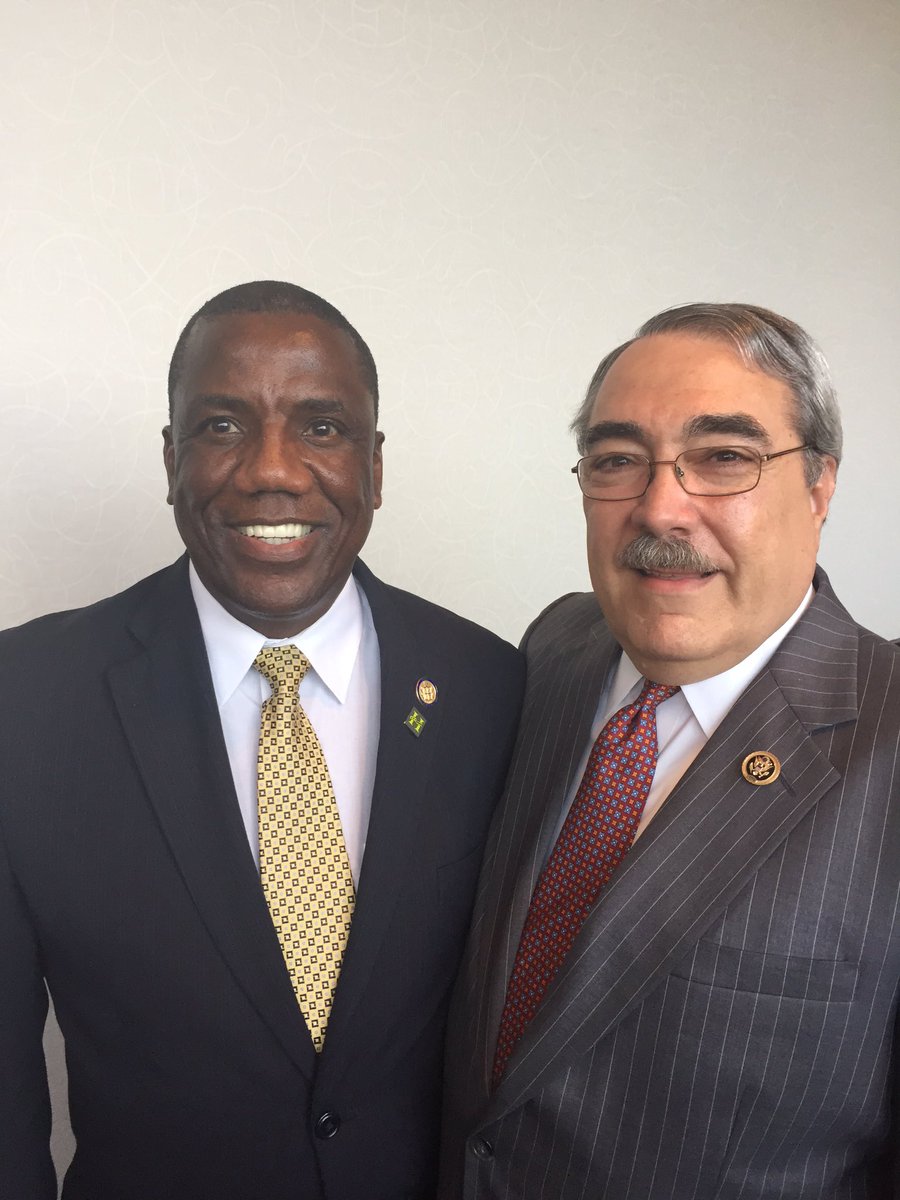 SenLSpruillSr's tweet photo. Enjoyed the morning in Greenfield, NC with @GKButterfield @billclinton campaigning @HillaryClinton #votemarch15 #NC https://t.co/MRSAgPgEan
