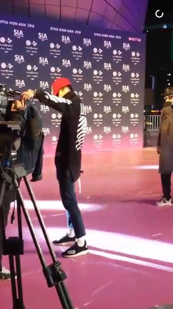VITAMINO_TH's tweet photo. ซ้อมงานSIA 😍 (via: dcwinner) https://t.co/MkxSqMLMkD