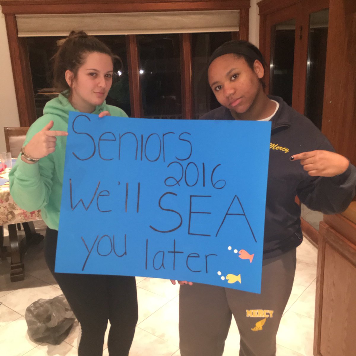 giaaanna's tweet photo. SEA u tmo seniors for our last ever cake auction!!! (poster creds to @caralyncia and myself) #wewantthatcake 🎂 https://t.co/AMwVeNnPJx