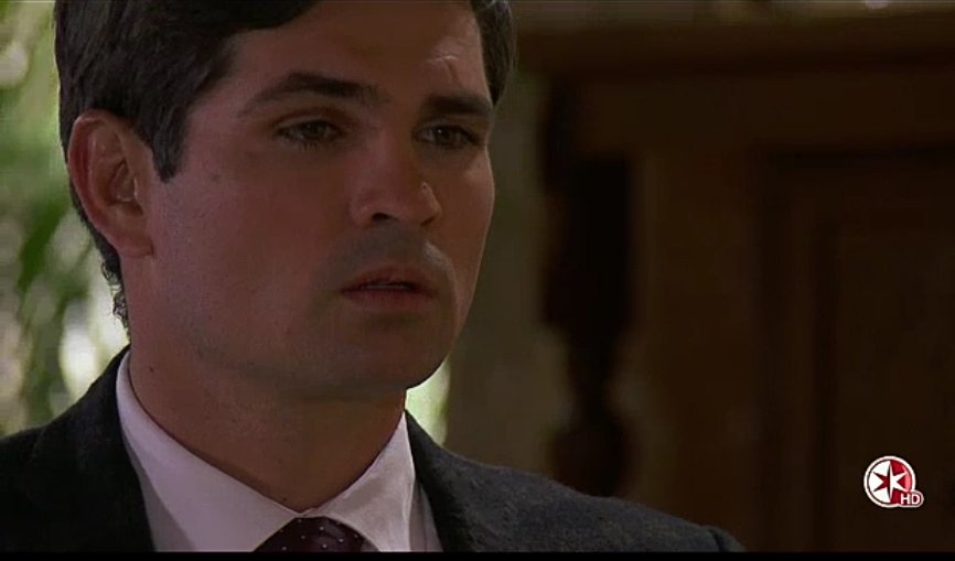 AleRoblesGFans's tweet photo. Woww #Lucia ya va a vivir en la pensión y Cristóbal se entero que esta esperando un bebé #FinDelCapitulo #TeamLucia https://t.co/5pSiMBLNCt