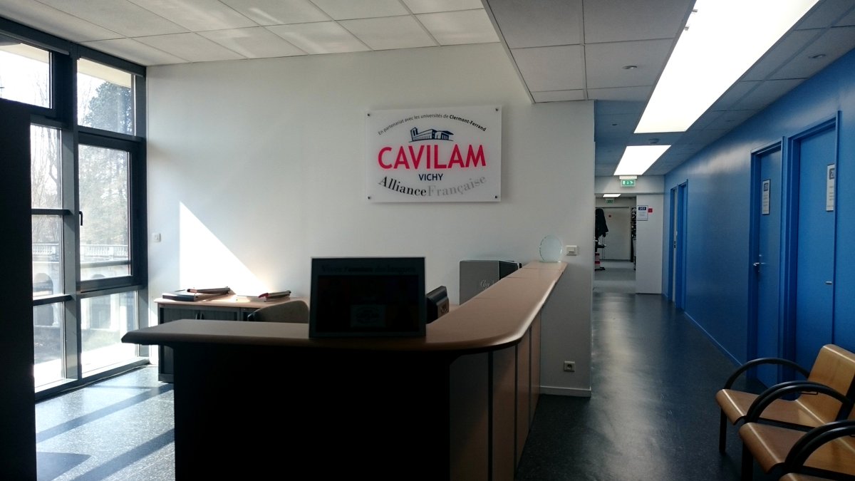LaBarbote's tweet photo. Semaine de la Francophonie ou non, au @cavilamvichy c'est une semaine comme une autre. https://t.co/hJBtpvjYrY https://t.co/aZCAFesd6f