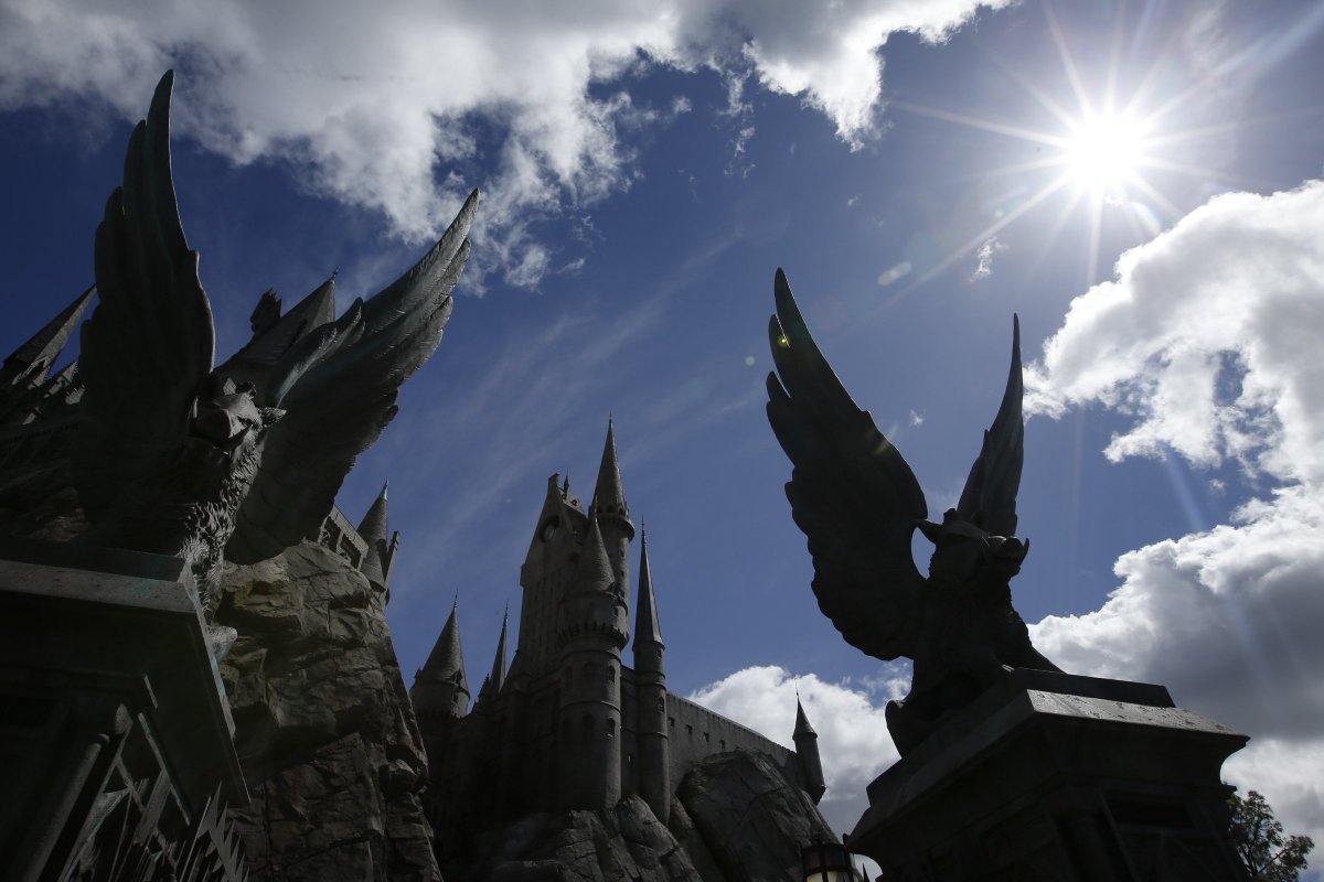 latimes's tweet photo. "Harry Potter and the Sorcerer's Stone" to screen with live orchestra at the Hollywood Bowl https://t.co/NY0ATOilCY https://t.co/4NKfzAcyRC