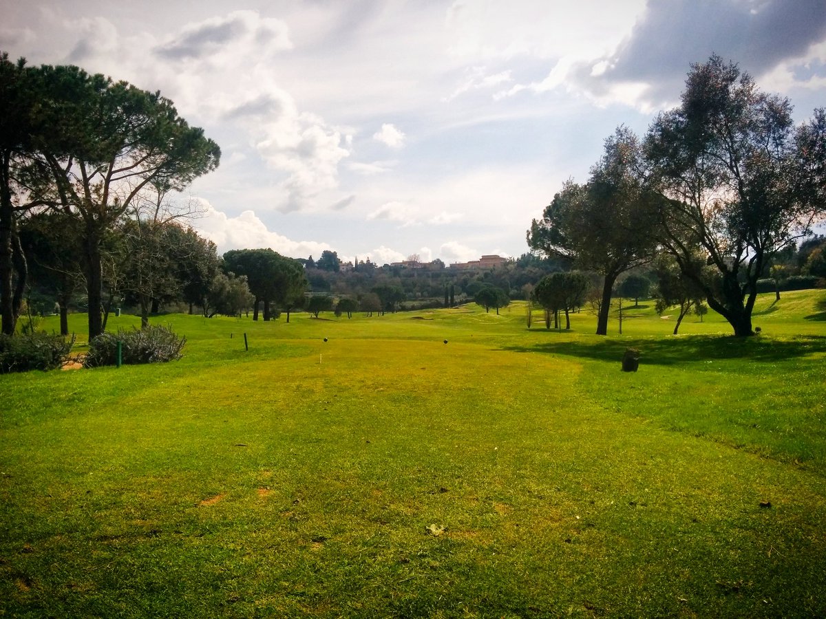 Castelgolf's tweet photo. La nostra #buca5 col #bel #sole di #Roma!
@Castelgolf #golf #golfaddicted #golfcourses #castelgandolfo #Sunnyside https://t.co/f7Ms0JiHv2