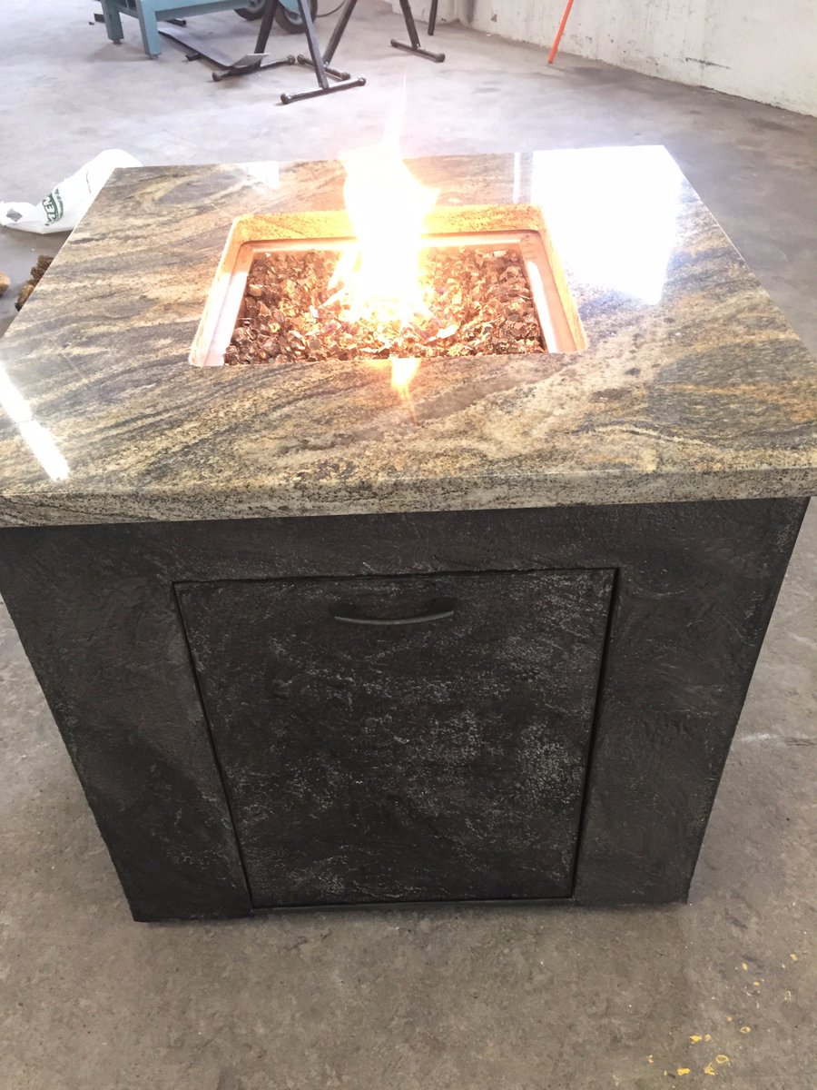 ikewelding's tweet photo. This is ike welding and fabrication smallest fire pit.#outdoorliving #linearfirepit #fire https://t.co/aMkdHbLrYO