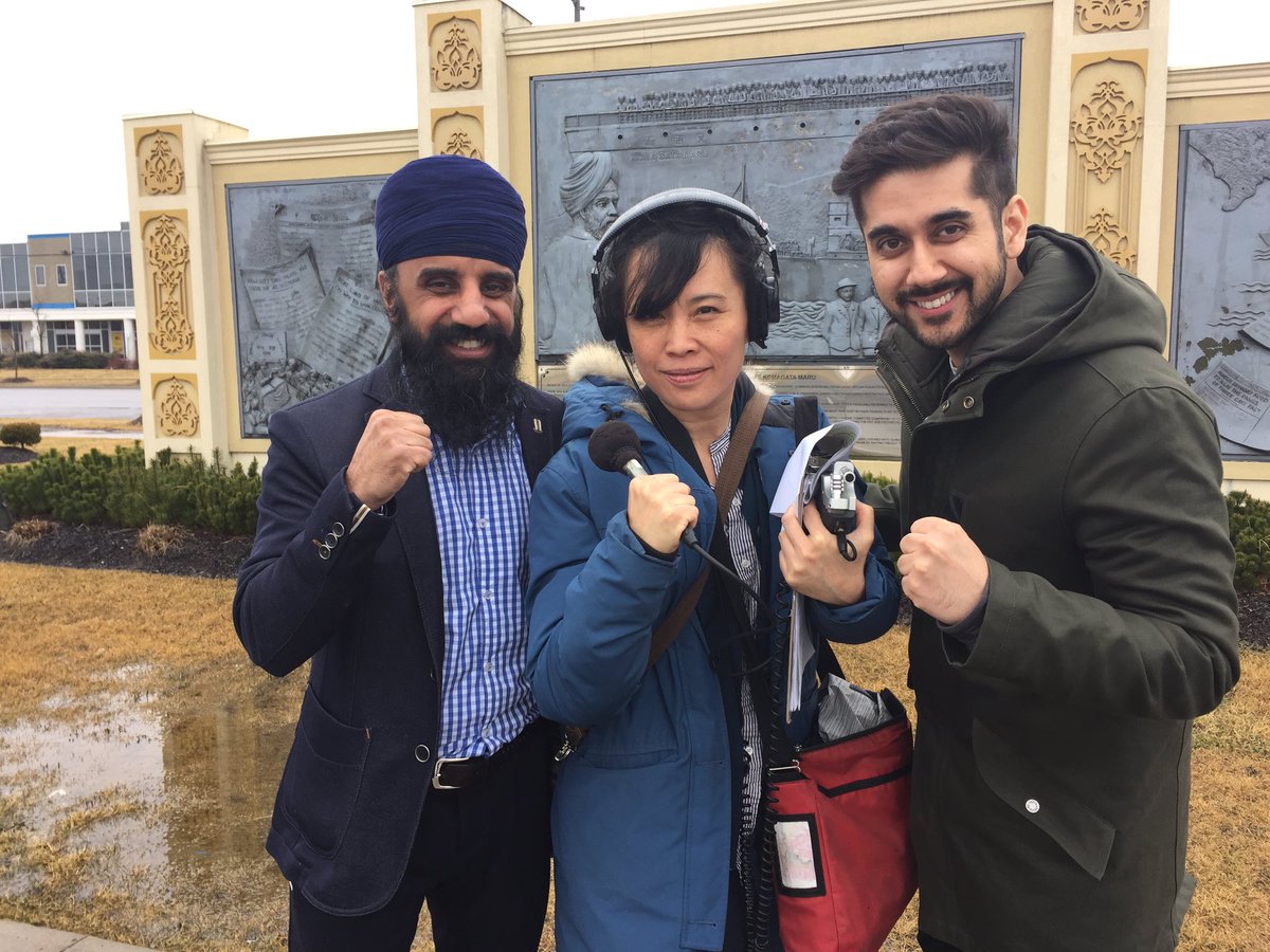 CBCNowOrNever's tweet image. Put up your dukes, #Brampton! That's legendary local boxer Pardeep Singh Nagra w/ @sookyinlee &amp;amp; @Vinayvirmani24.