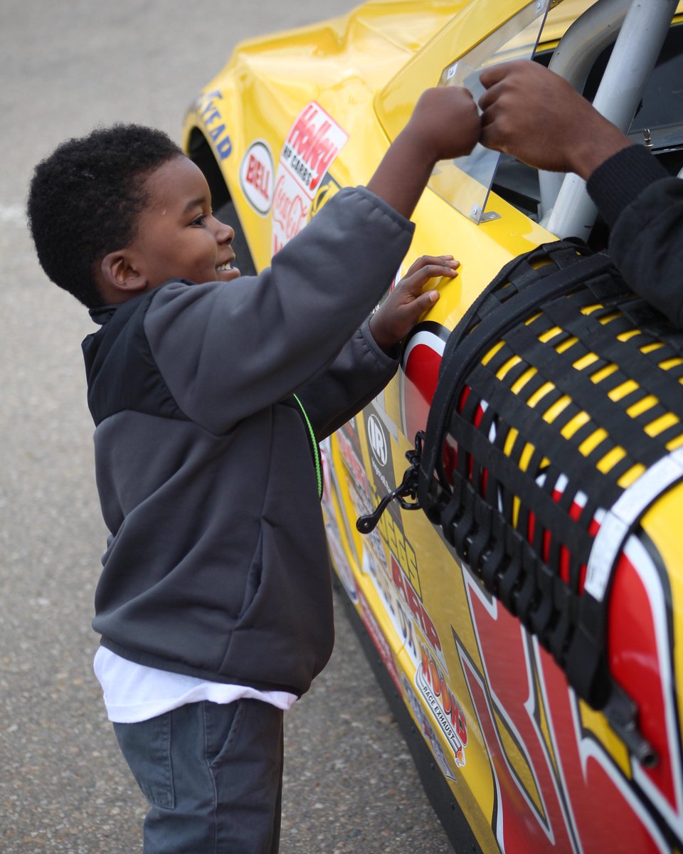 We got the opportunity to make a 4yr old who's battling cancer's wish come true, watch here: youtu.be/ib5m2flsxRE