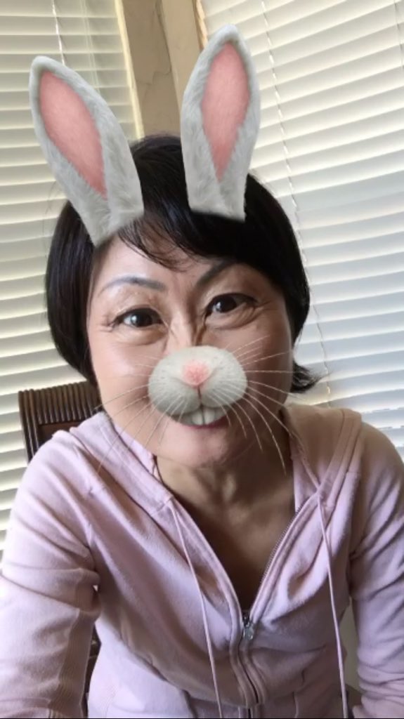 christmascar0l_'s tweet photo. My mom before and after I mention something about dating outside our race. #koreanproblems https://t.co/Ij3FgmDIlg