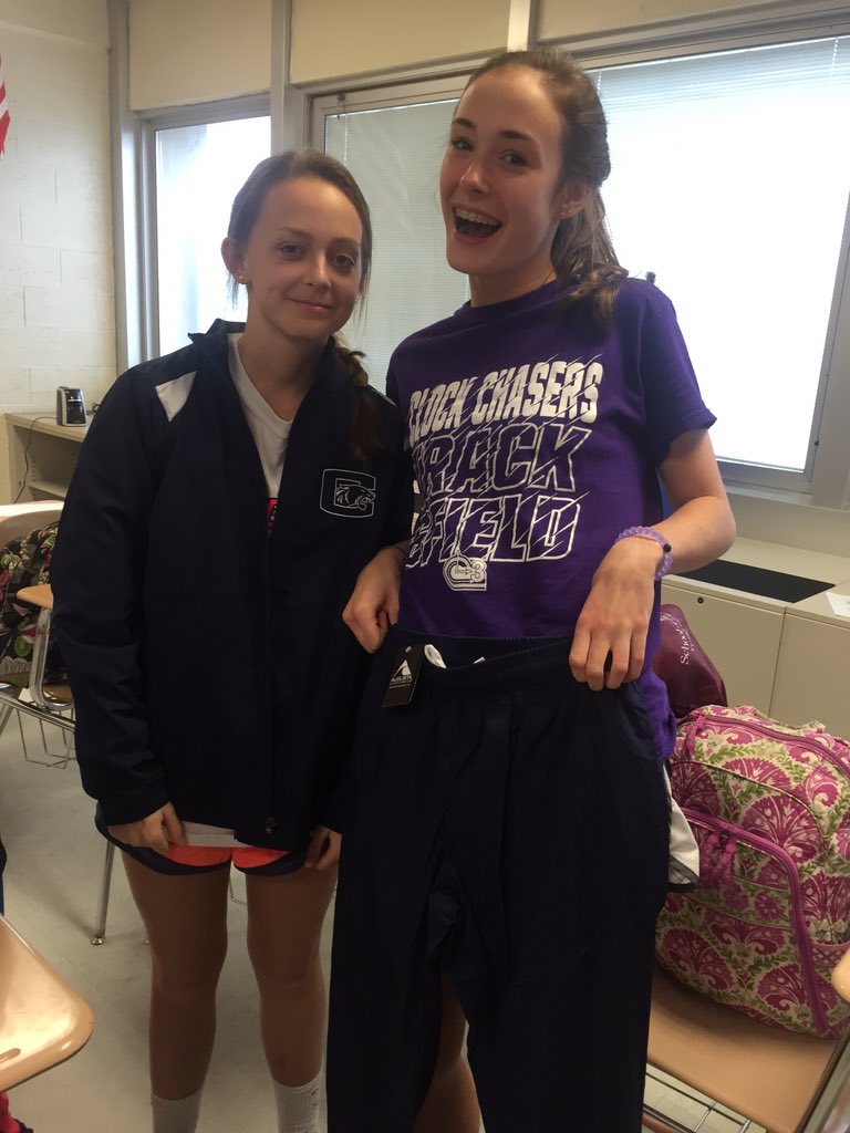 CollsGTrack's tweet photo. Loving the new warm ups!!!! https://t.co/Mup6SSiCql