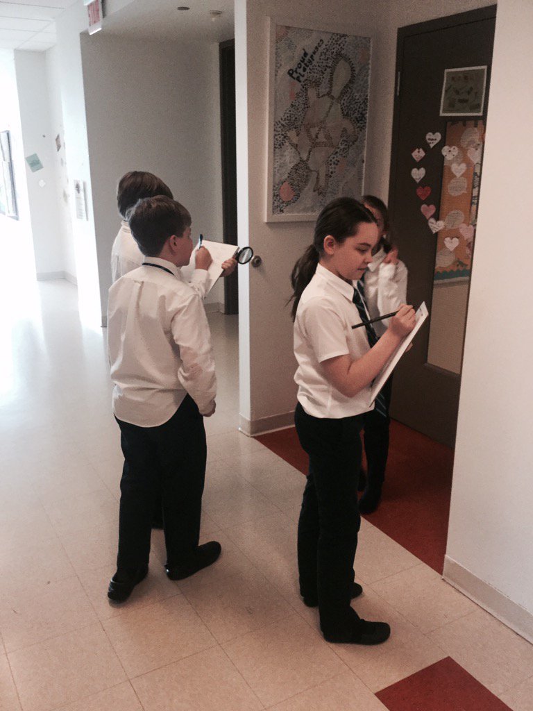 BISCLPYear5's tweet image. This afternoon, we are the energy police! #energywasting #environmentalexperts #proudplatypuses