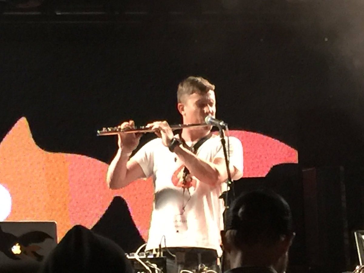 ravigacapital's tweet photo. Thanks @ffvc for the flute spotlight as part of our #PiedPiper #SXSW2016 campaign, #ffMassive #HelpingHumanityThrive https://t.co/fK1EZBQDOE