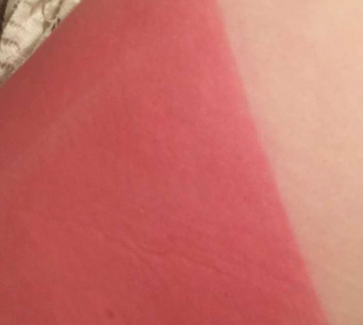 rilezz22's tweet photo. advise from me: WEAR SUNSCREEN https://t.co/4hksJ8D7Kh