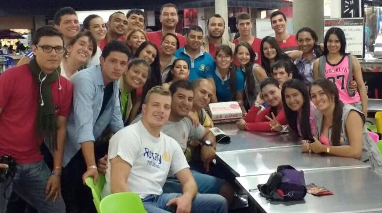 Rtcellago's tweet photo. Celebrando un año mas de amistad,liderazgo y servicio a la comunidad. 48 años rotaract https://t.co/xPcxdXziQ8