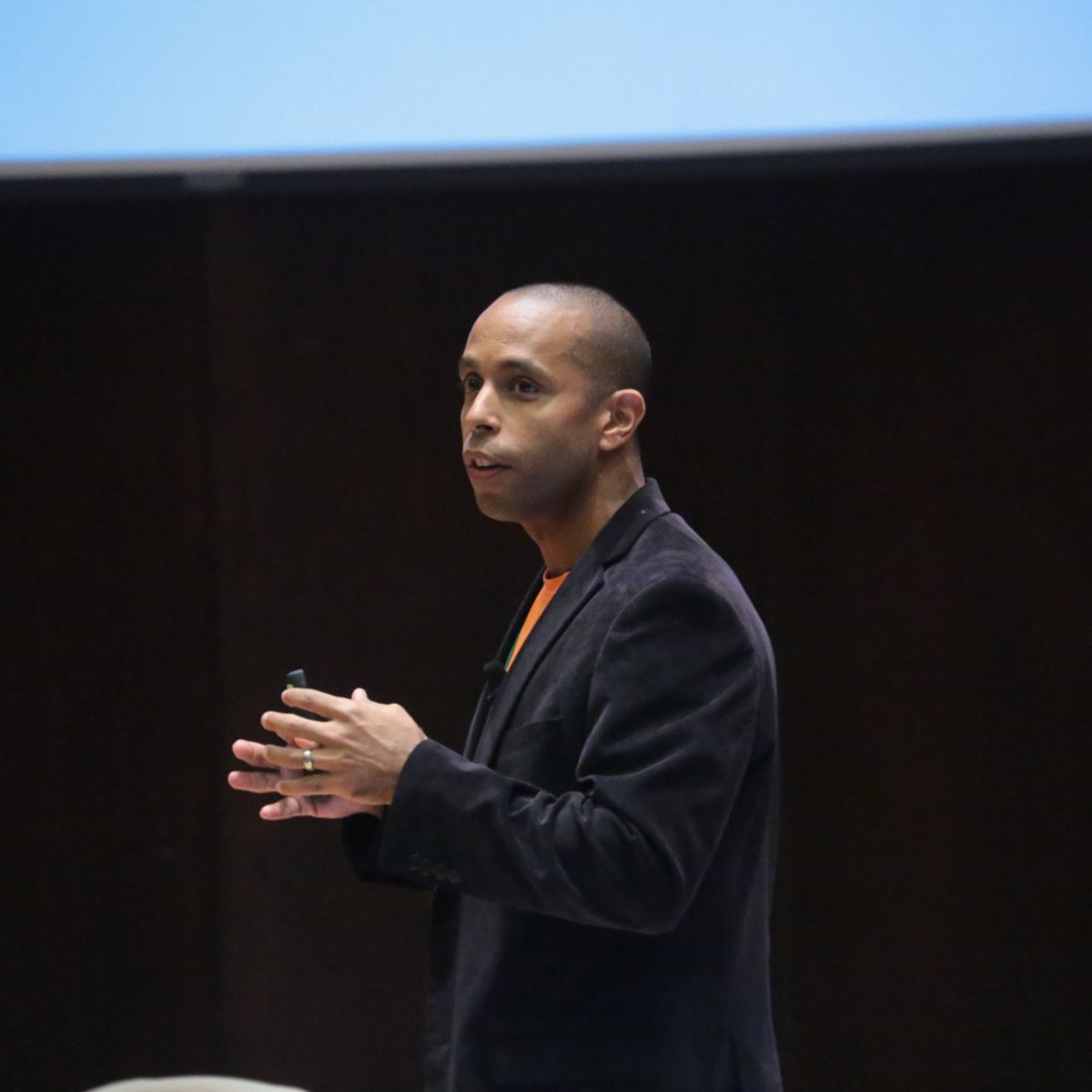 WEventsApp's tweet photo. .@rockmyrun pitching at #2016ACS https://t.co/cNhR0cbBYR @RockiesVenture https://t.co/q6bIt02k6m