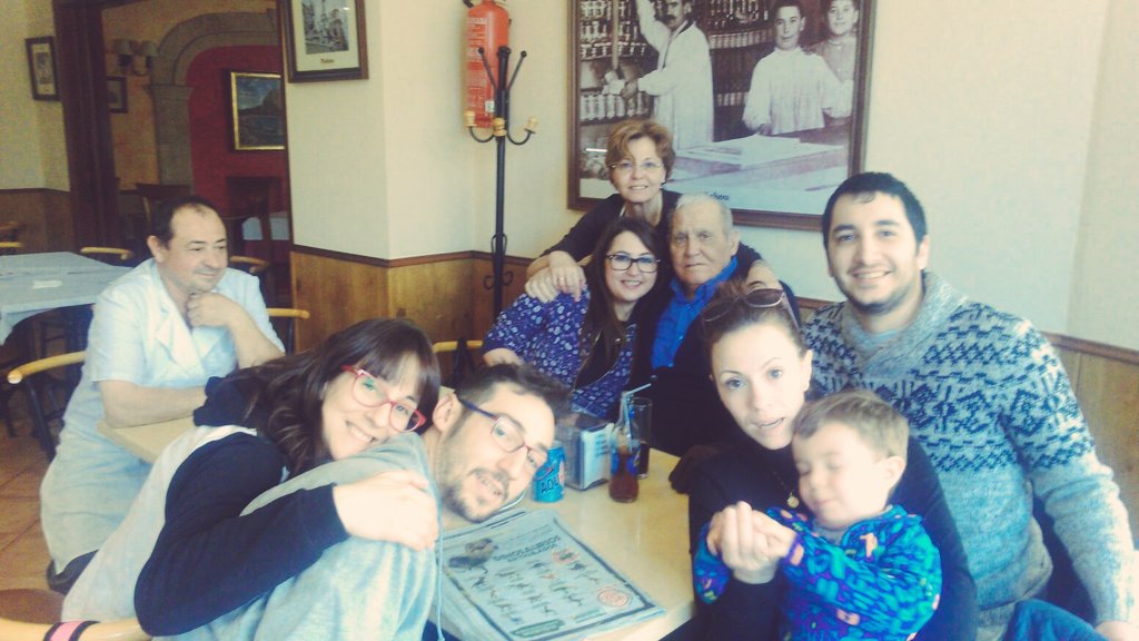 Eviamoreno22's tweet photo. El mejor domingo de todos! 😍😍 https://t.co/CK6tlAB91j