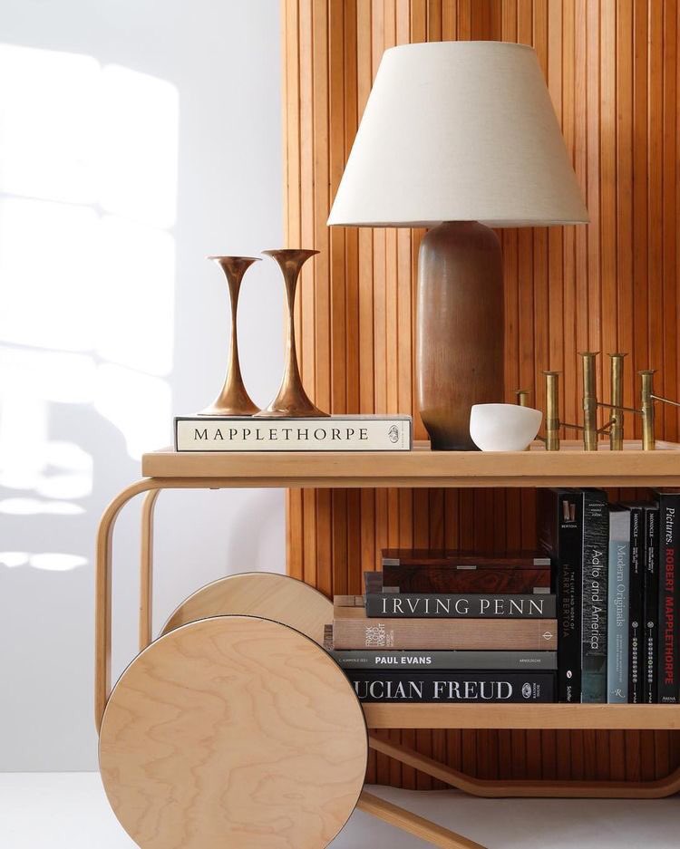 MartynWhiteLDN's tweet image. Continuing the colour theme today! Different woods and finishing looking great together! #interiordesign #decor