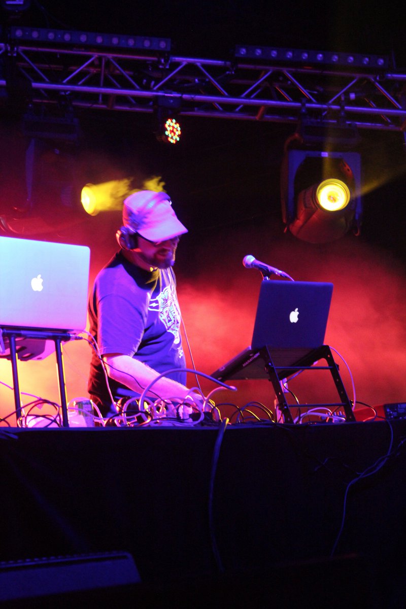 Château Disco tweet media