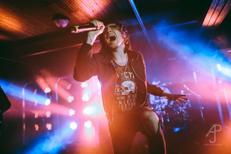 listeners_voice's tweet photo. Escape your Monday blues with @AAofficial. 📷: @amberjamesssss. #askingalexandria #sumerianrecords #listenersvoice https://t.co/aRigqZxe6Y
