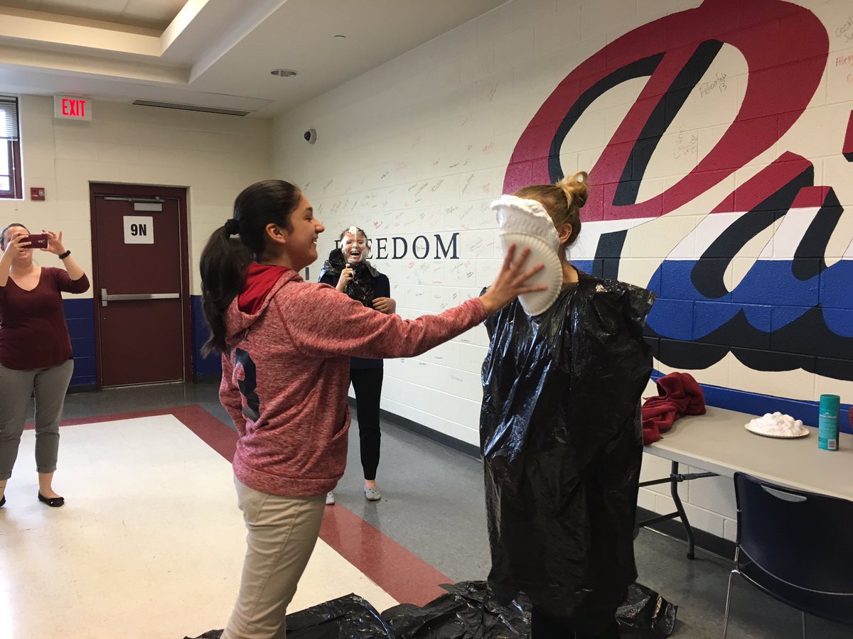 MrsFronMath's tweet photo. Had a blast celebrating #PiDay in 8th grade today! #freedom8A #FMSpride #engagefms @annavanasselt @JJCALABRESE https://t.co/sj5doFluxR