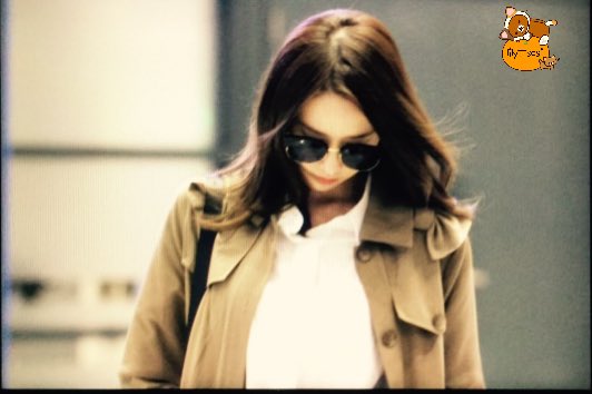 [PIC][15-03-2016]YoonA trở về Hàn Quốc vào sáng sớm nay CdiUDChUAAA7hzw
