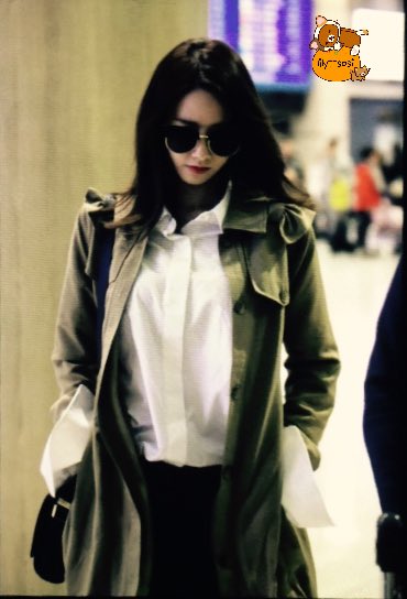 [PIC][15-03-2016]YoonA trở về Hàn Quốc vào sáng sớm nay CdiUNJXUAAErBiS