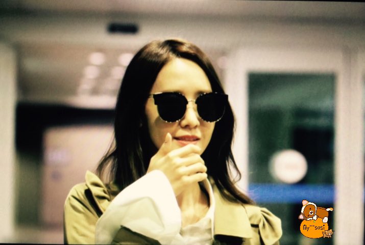 [PIC][15-03-2016]YoonA trở về Hàn Quốc vào sáng sớm nay CdiUNKzUkAAo7tJ