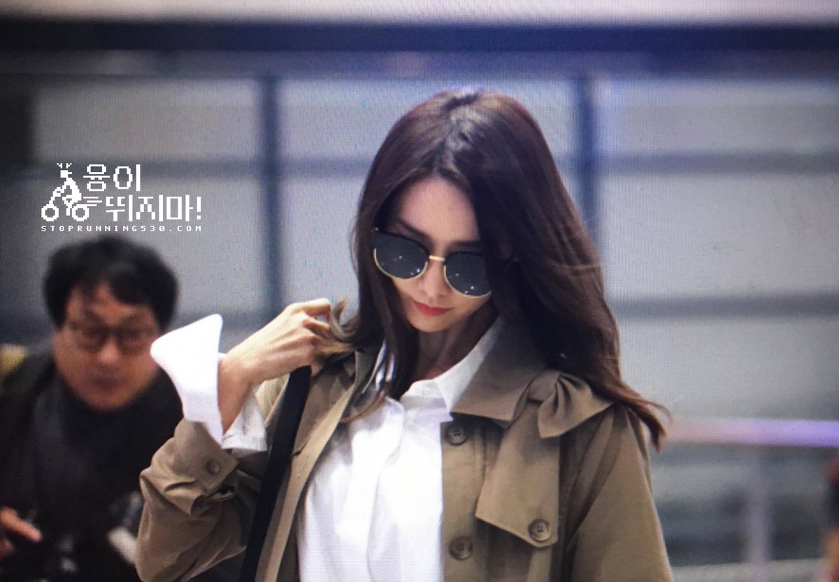 [PIC][15-03-2016]YoonA trở về Hàn Quốc vào sáng sớm nay CdiV9qOVAAErRHl