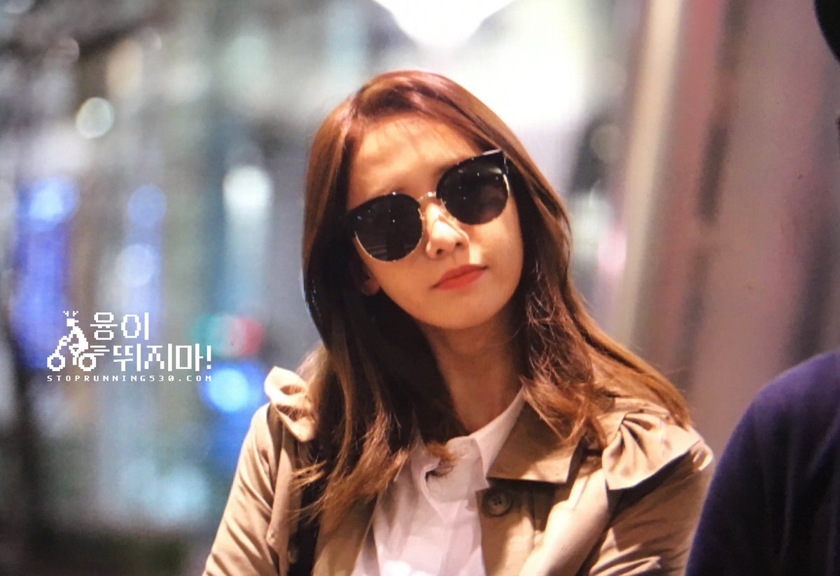 [PIC][15-03-2016]YoonA trở về Hàn Quốc vào sáng sớm nay CdiWFcEUEAEVxG-