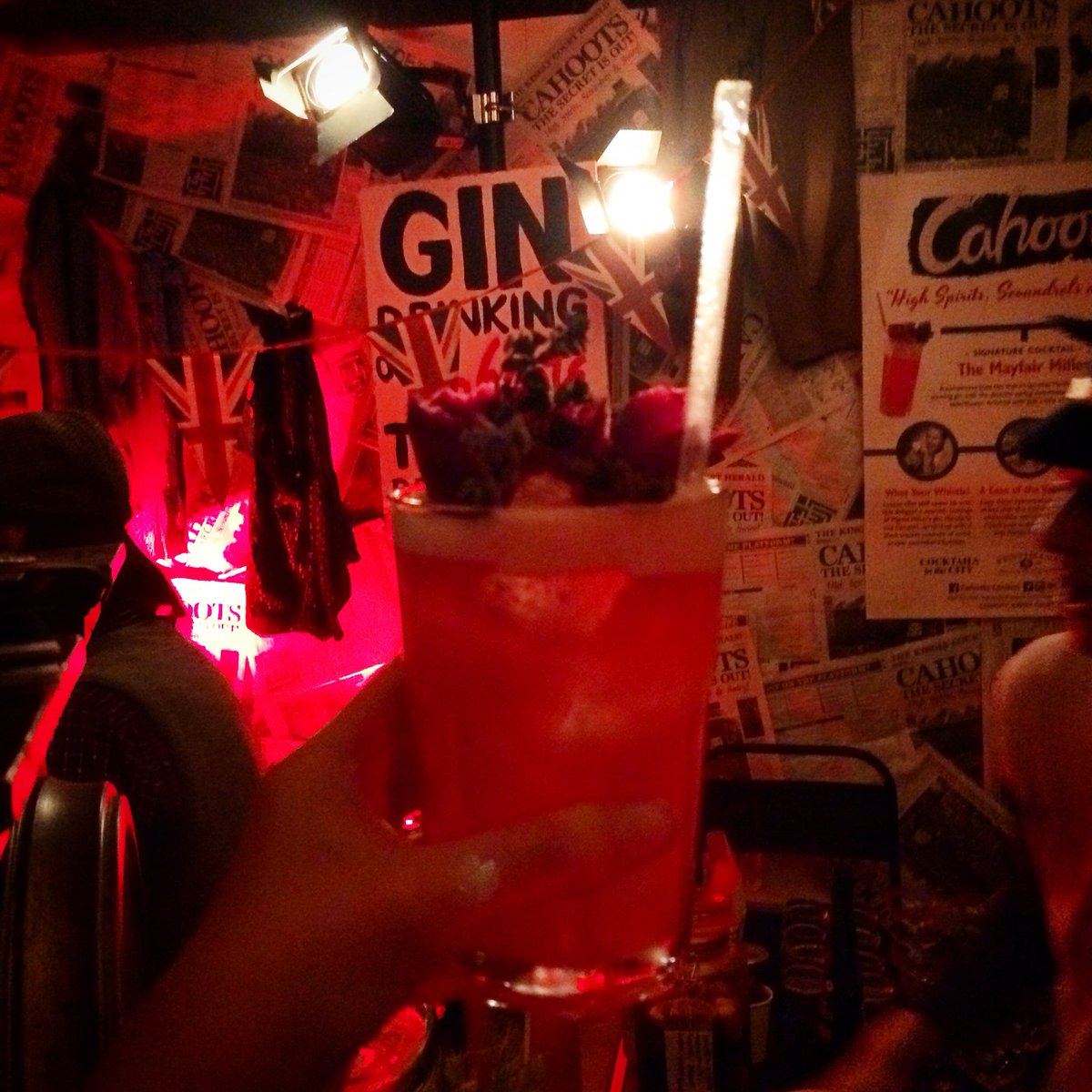 London calling 🇬🇧 'Mayfair Miller' by <a href="/CahootsLondon/">Cahoots</a> at <a href="/Cocktailsinthec/">Cocktailsinthecity</a> <a href="/OneMayfair/">One Mayfair</a> . #CITCLDN #drink #gin #fun