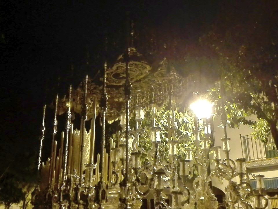 Se traslada la mudá del palio de la <a href="/HdadSanGonzalo/">Hermandad de San Gonzalo</a> a la parroquia