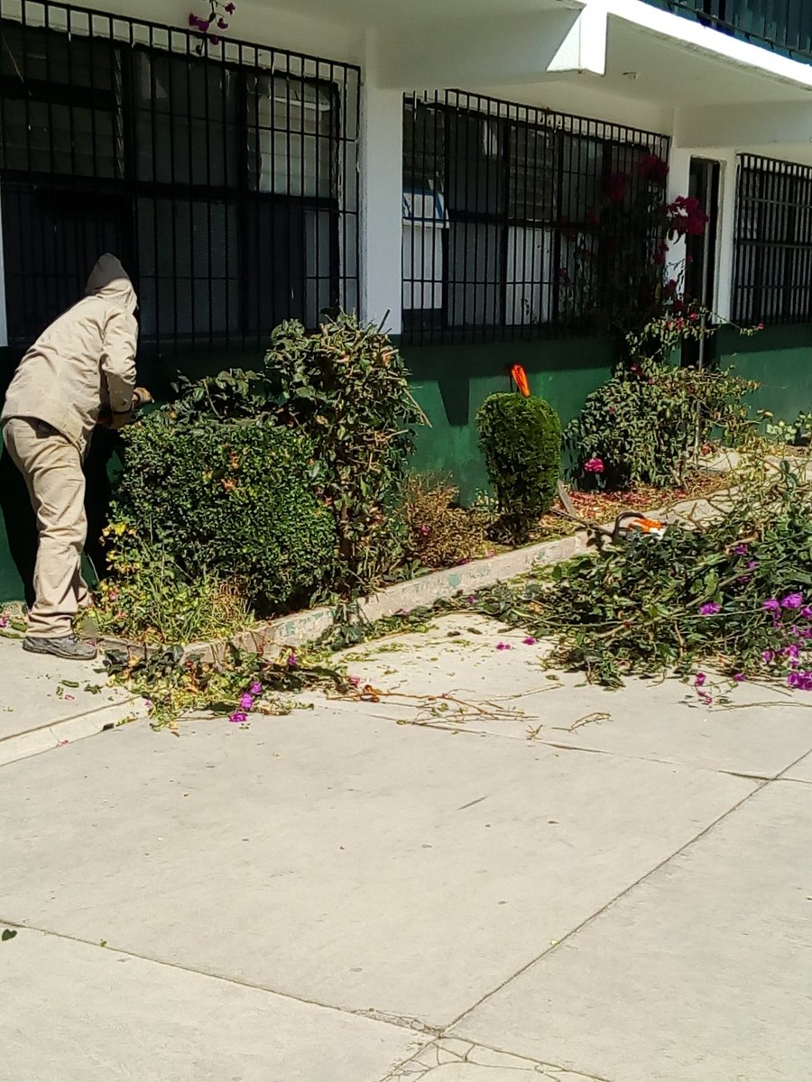 utec_tgo's tweet photo. Sede Cuautepec, recibe mantenimiento para ofrecer infraestructura de calidad. @Paco_Olvera #ConstruyendoFuturo https://t.co/9Hik5eIYuF
