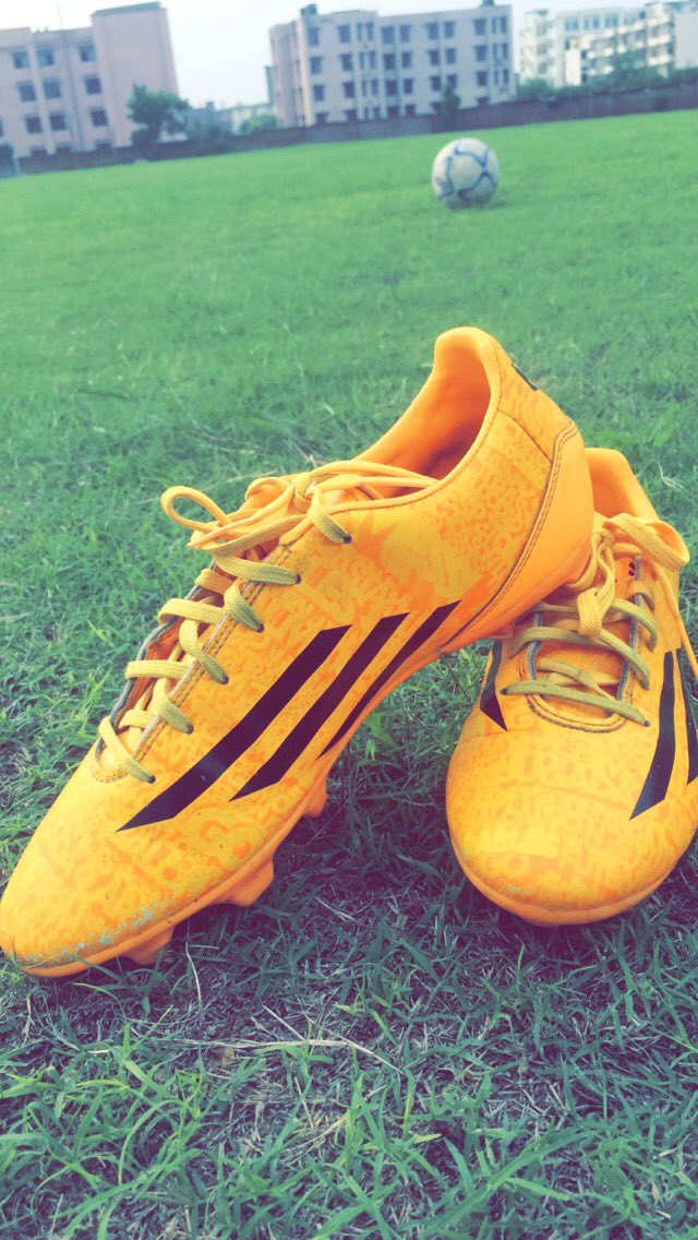 almasx10's tweet photo. Messi is my hero, #MyInspiration #MyIdol #MyChampion #MyMessi #MyLove #MyDream #EverythingMessi @TeamMessi https://t.co/waBtD6DbiH