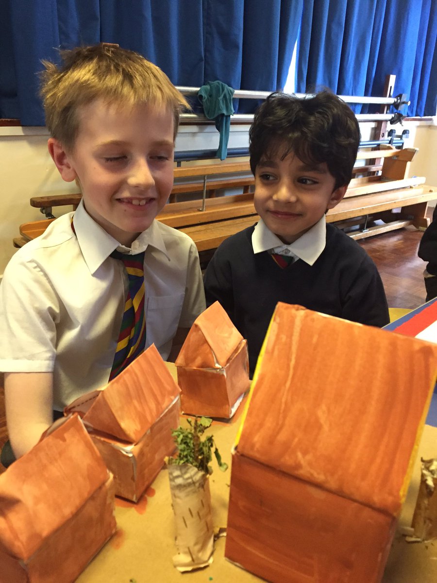 ChigwellPrimary's tweet photo. Some more amazing Y3-4 projects. https://t.co/cKWQTgdXLI