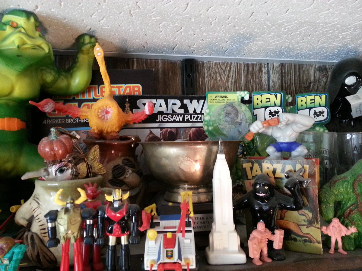 cullenbunn's tweet photo. These dusty shelves are packed up now, but I'll be unpacking them soon. #TrueNerdConfessions https://t.co/qPtUeGkUI5