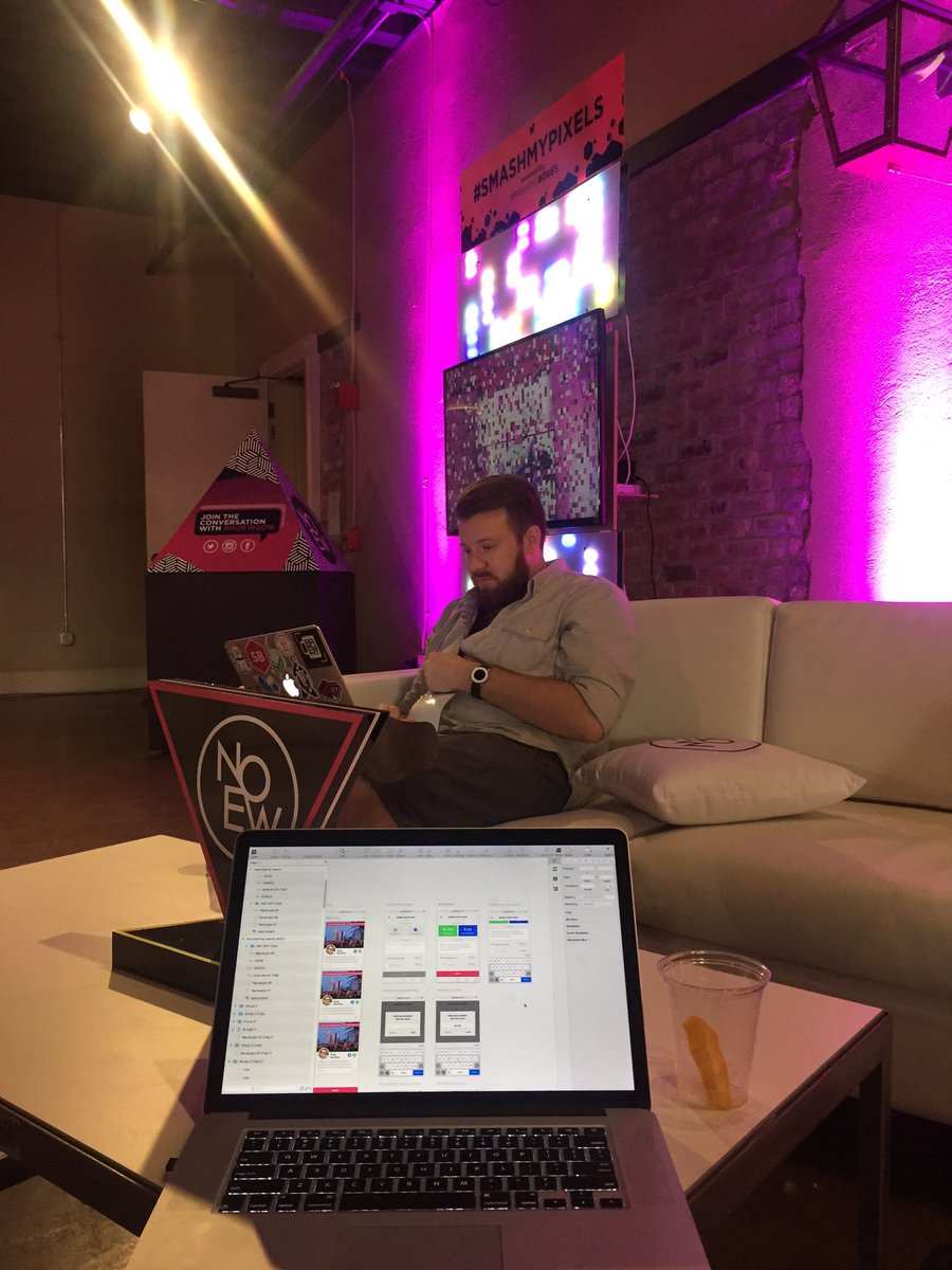 SirHami1ton's tweet photo. Gettin work done at #NOEW2016 #smashmypixels #alwaysbillable https://t.co/jnoe2tNY8e