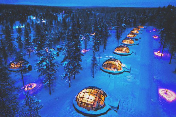 _Scandinavian_'s tweet photo. Glass igloos in Finland https://t.co/kj69AdprXN
