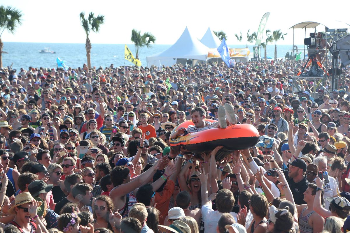 MetroWizeLA's tweet photo. This is your last chance to try and win tickets for @Hangoutfest! Test your luck here: https://t.co/Re7CMDTBDK https://t.co/eLIiF4ugg2