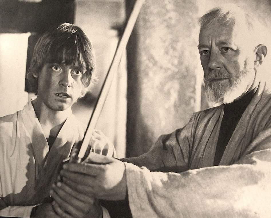 treenahasthaal's tweet photo. Memories @HamillHimself ? Was this the rotating blade with the wire up your sleeve? #ItsAStick #HoldItLikeThis https://t.co/LFd1E0r1ef