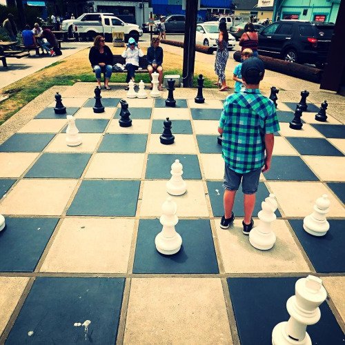 CubixChess's tweet image. #morrobay #giantchessboard #chess #centennialparkway...