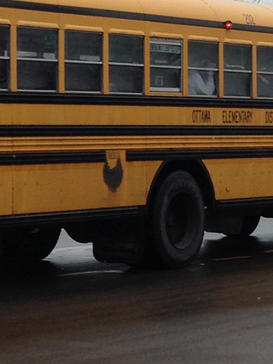 DiMoBoy41801's tweet image. Now wonder bus always break down. ITS BECAUSE THERES NO GAS GETTING INTO THE THING!! #badaim #schoolfail