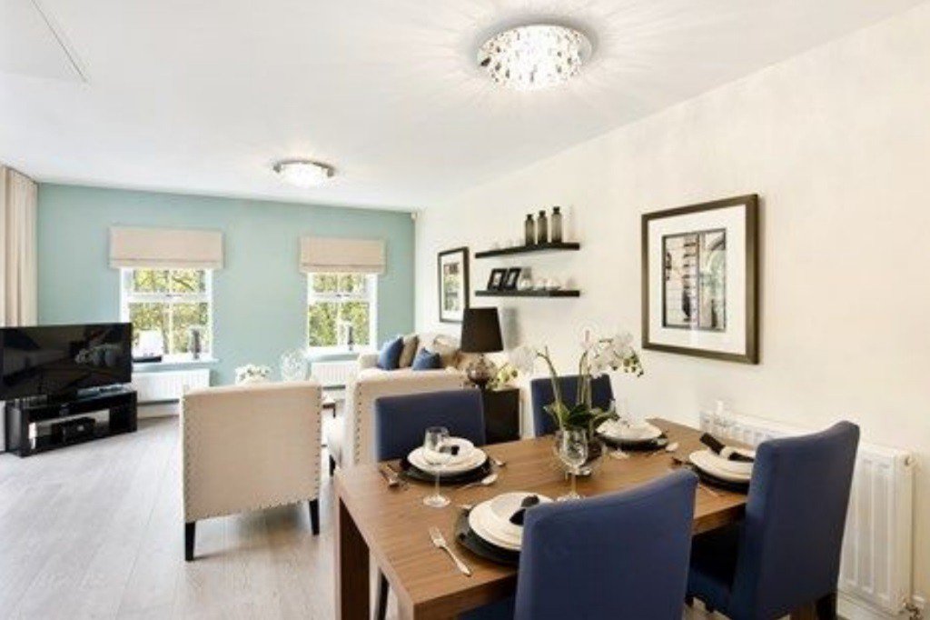 Want to move to  #Walton-On-Thames? View this 2-bed property, up rent now at £1550 pcm ldrs.ly/WF2o8