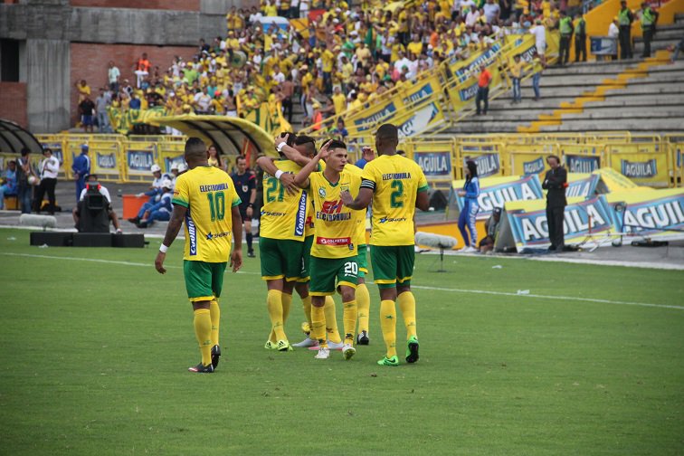 AtleticoHuilaof's tweet photo. {Galería de imágenes} @AtleticoHuilaof 4-0 @DeporPasto #VamosHuila
https://t.co/Ckh81FSYzR https://t.co/Xb13bWac4v