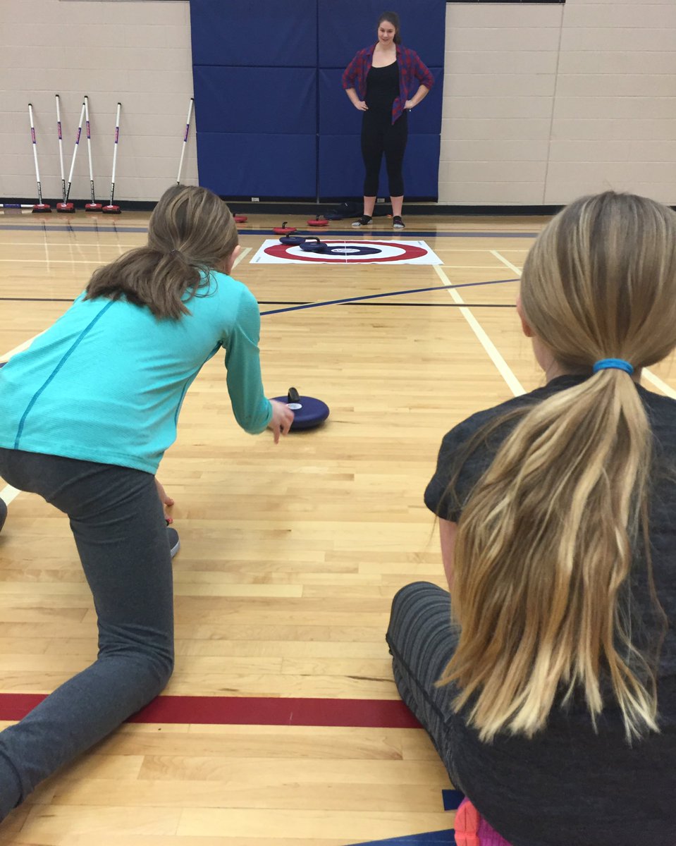 Praught19's tweet image. Throwing rocks at the house #OnTheButton #Curling #SportsFair