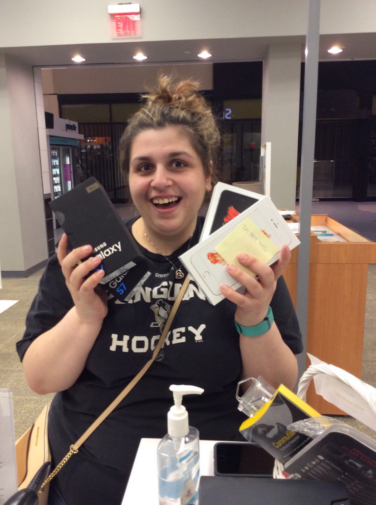 PGHMills2's tweet photo. 4 more saved from #verizon onto fabulous #sprint @SprintMWLS https://t.co/dh1nyDaUAk
