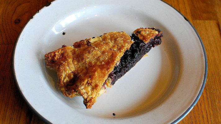 Happy #PiDay! We're celebrating with the best pies in L.A. bit.ly/1EDrkKx