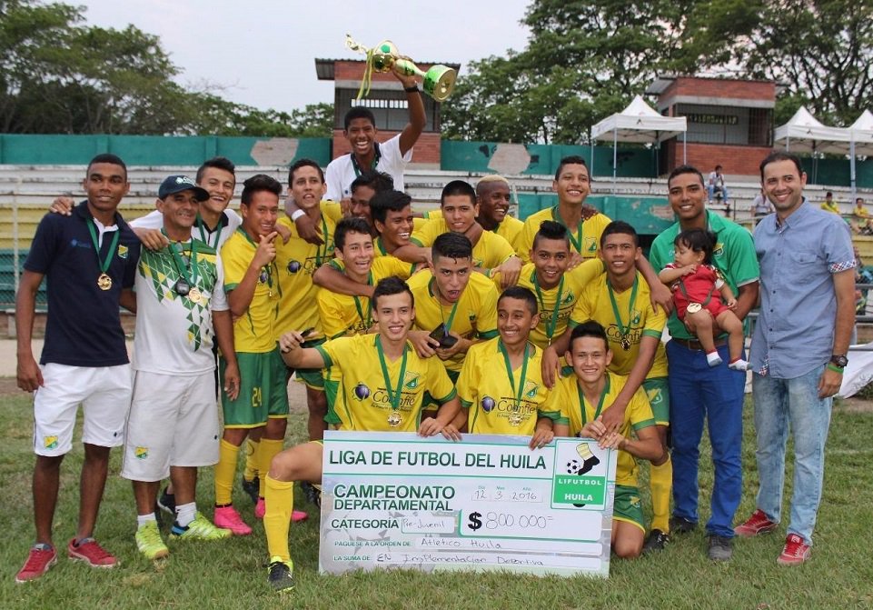 AtleticoHuilaof's tweet photo. [Galería de Imágenes] @AtleticoHuilaof Sub. 15 campeón del Torneo Departamental Prejuvenil. https://t.co/yGuLdRGAdp https://t.co/Ey0tlQGeHJ