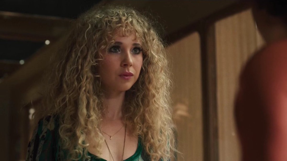 JunoSource's tweet image. "Vinyl" Screen Captures - 1.04 'He in Racist Fire' - juno-temple.com/2016/03/vinyl-… #junotemple #VinylHBO
