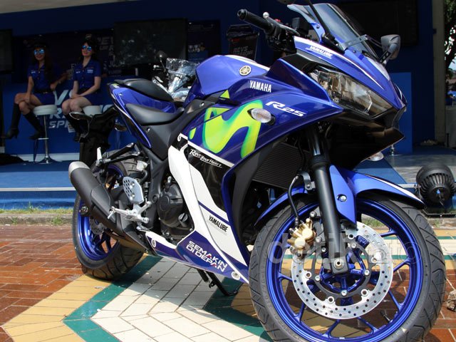 barry_kaneluv's tweet photo. Ranger blue... https://t.co/3bHRUchNIj