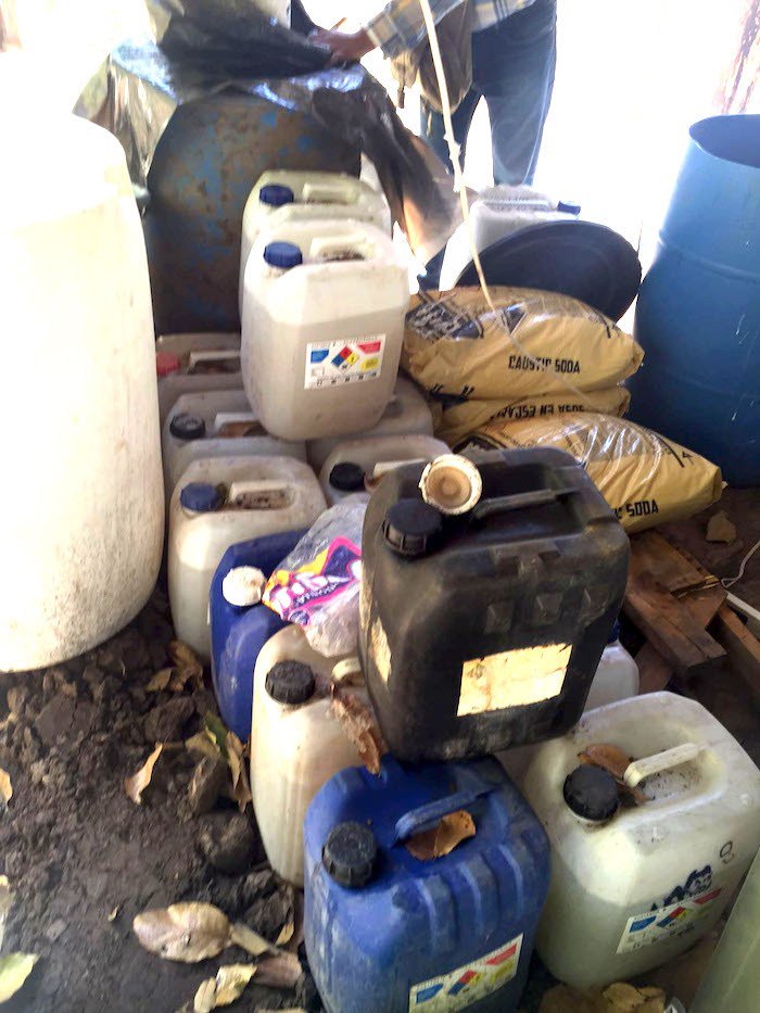 Desmantelan laboratorio clandestino de drogas en Michoacán - Cdj6dtKVAAAPH19