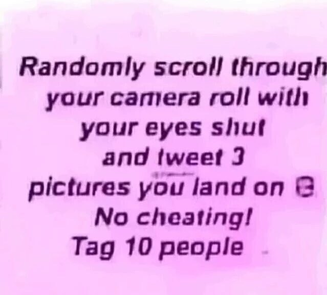 BaekMal04's tweet photo. @jessiekorean what has my camera roll become π #exoderp #baekhyunbitesagain https://t.co/HbAcujyseS
